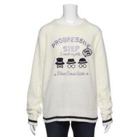 【50%OFF】ハットアップリケつきロゴ刺しゅう入りフェザーヤーンクルーネックニット