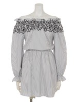 ストライプエンブロオフショルOP/WHT