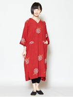 【カヤ】椿刺繍Vネックワンピース/レッド