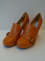 ローファーパンプス