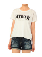 カレッジロゴ風Tシャツ