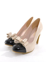 バイカラーエナメルパンプス