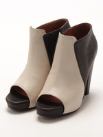 ブーティーサンダル