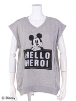 MICKEY　FACE　Vネック　スウェット