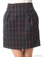 タック入りチェックスカート