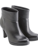 折り返しレザーショートブーツ