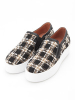 中敷きフカフカスニーカー