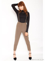 シンプルタックパンツ