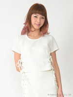 レースアップトップス