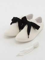 ポインテッドスニーカー